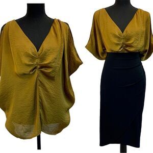 Oxmo mustard khaki green V neck web sleeve blouse Sz M